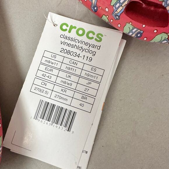 CROCS Classic Clog Vineyard Vines Holiday Red Whale Jibbitz Womens 11 Men 9 NWT - Picture 4 of 16